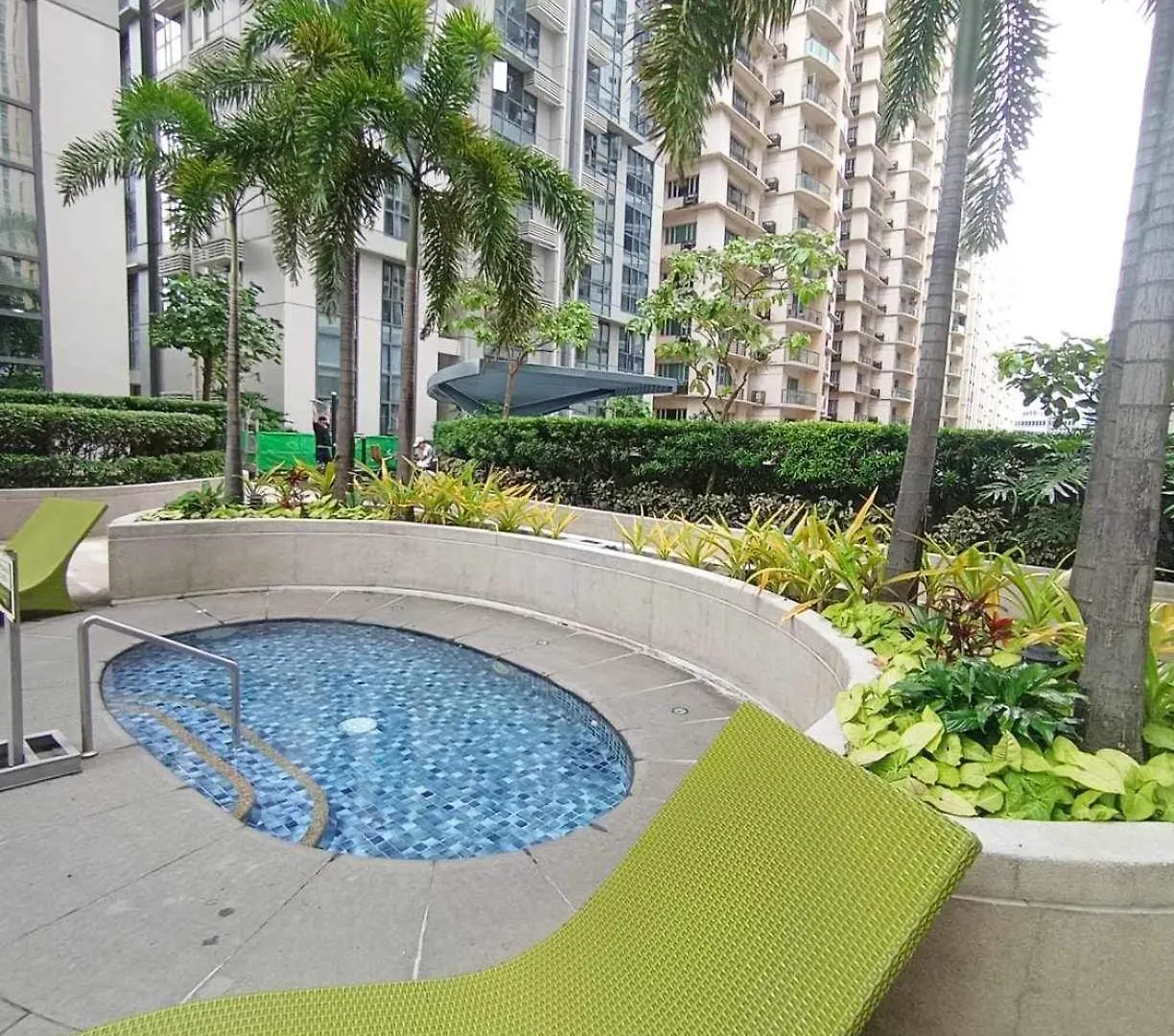 Industrial Chic Studio In Mckinley Hill Walk To Venice Mall Manila