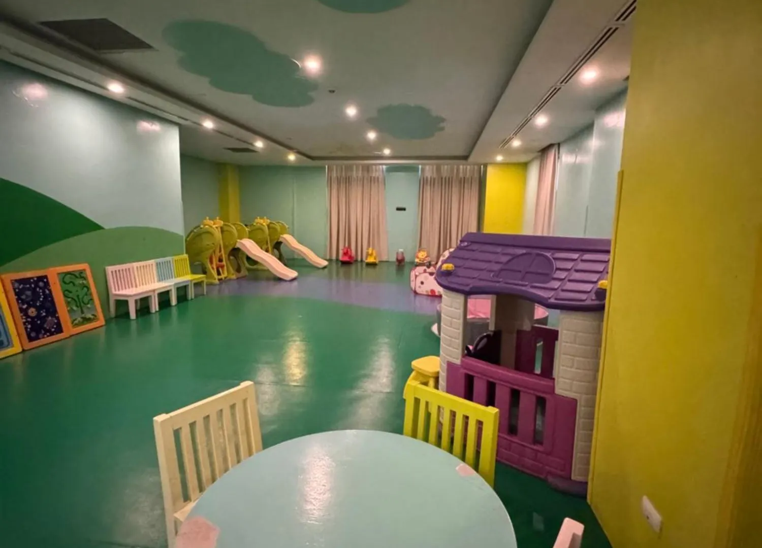 Apartment Industrial Chic Studio In Mckinley Hill Walk To Venice Mall Manila Philippines