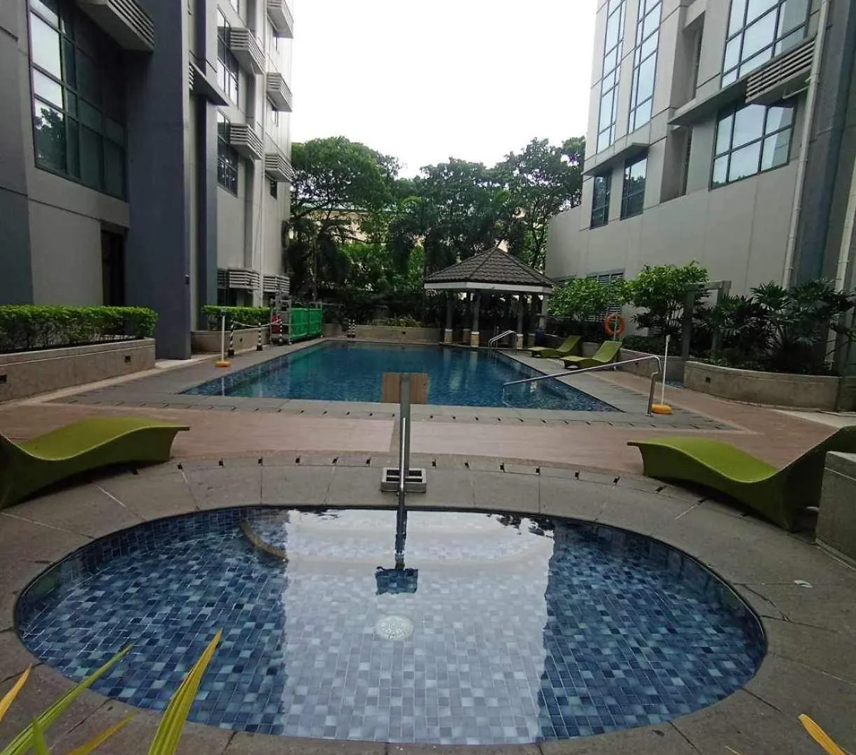 Industrial Chic Studio In Mckinley Hill Walk To Venice Mall Manila