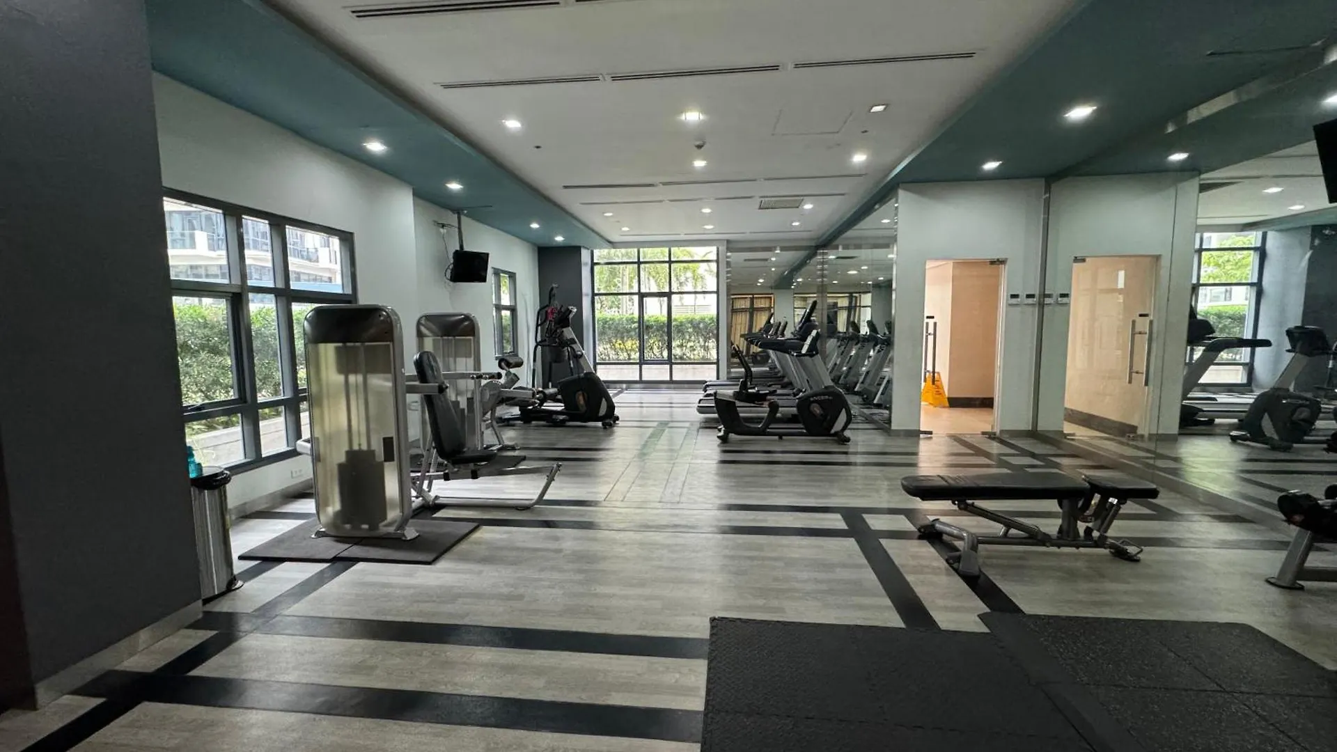 Apartment Industrial Chic Studio In Mckinley Hill Walk To Venice Mall Manila Philippines