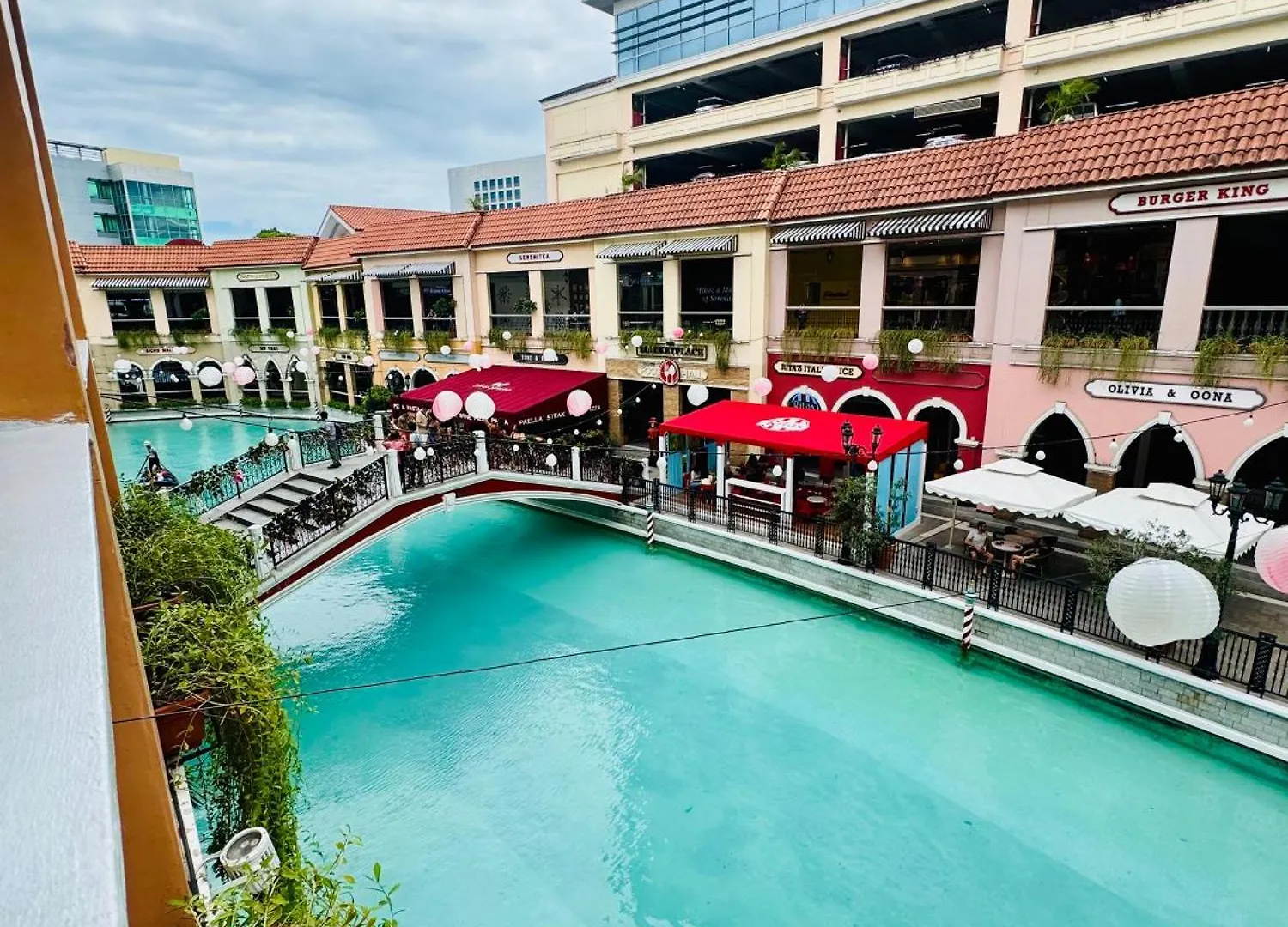 Apartment Industrial Chic Studio In Mckinley Hill Walk To Venice Mall Manila Philippines