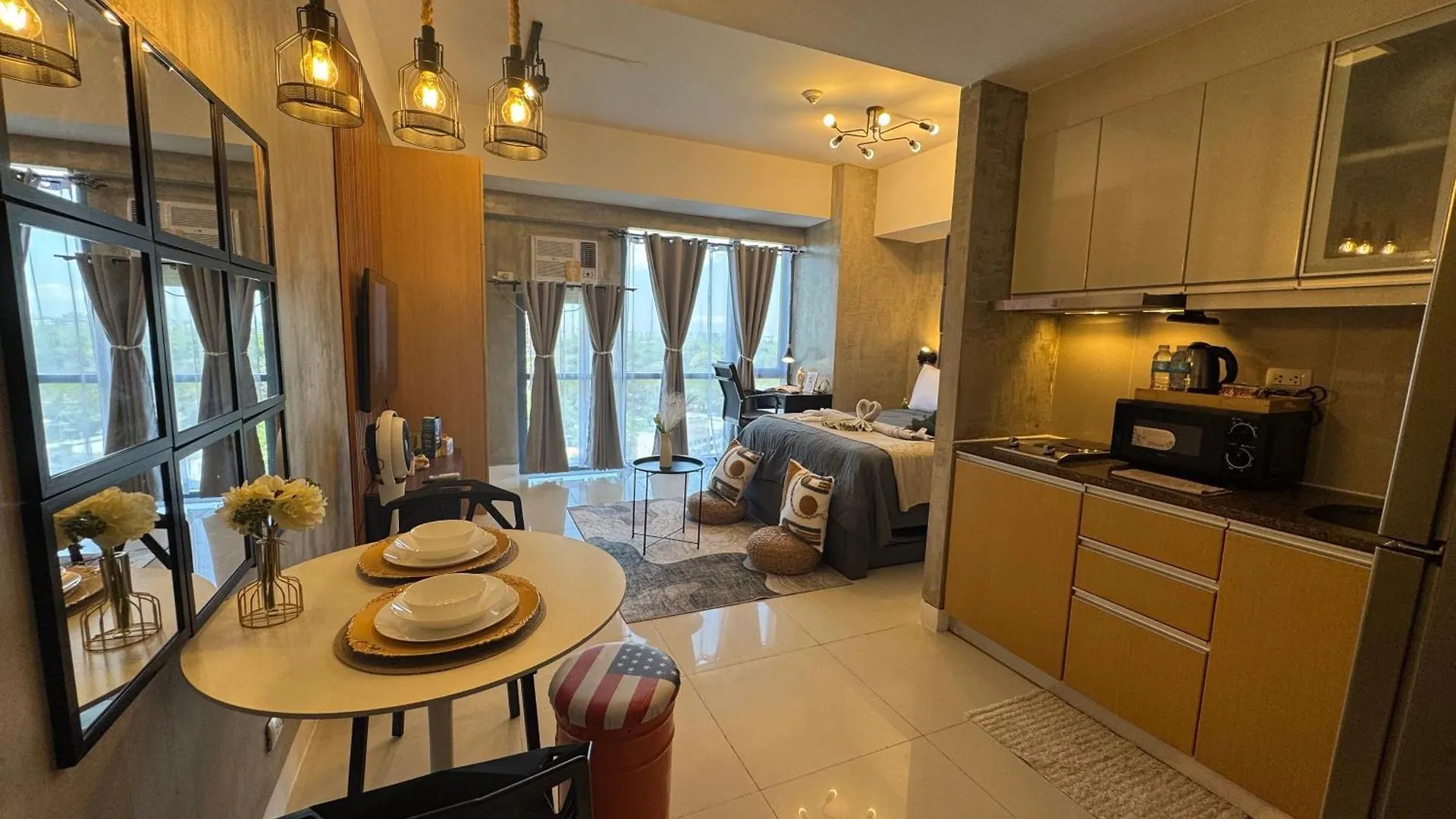 Apartment Industrial Chic Studio In Mckinley Hill Walk To Venice Mall Manila
